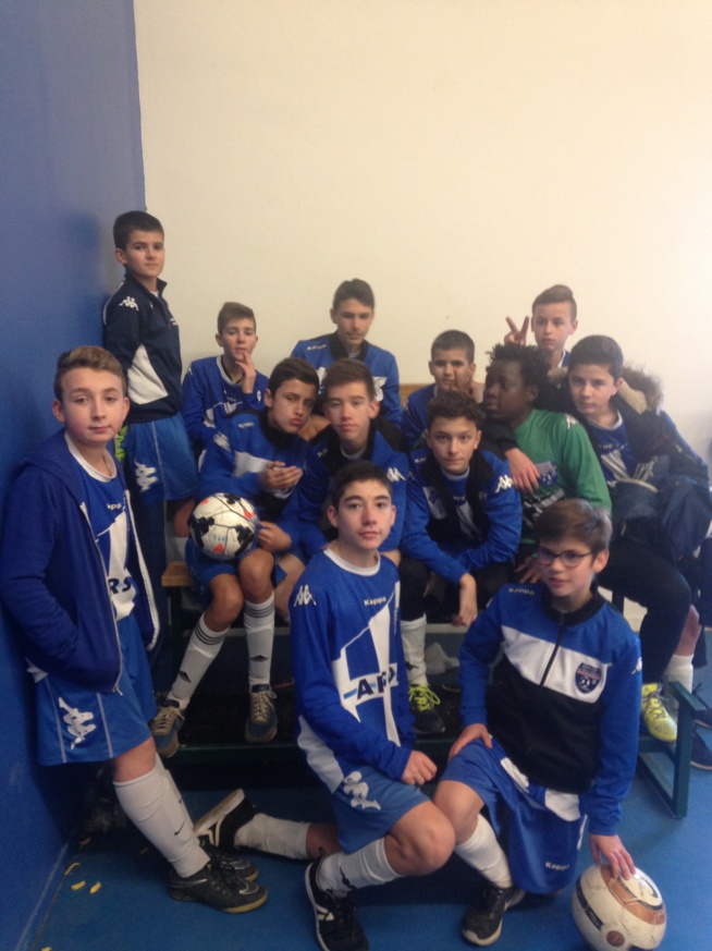 2 équipes au Futsal de St Etienne de Montluc