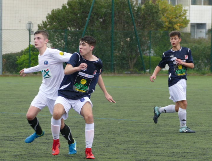 U17 PH: La Roche VF - Sympho Foot Treillières. LES BLANCS TIENNENT TETE AU LEADER!