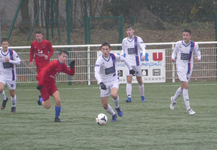 U17 R2: SFT - SAUMUR OFC: Un contenu trop juste pour espérer gagner 
