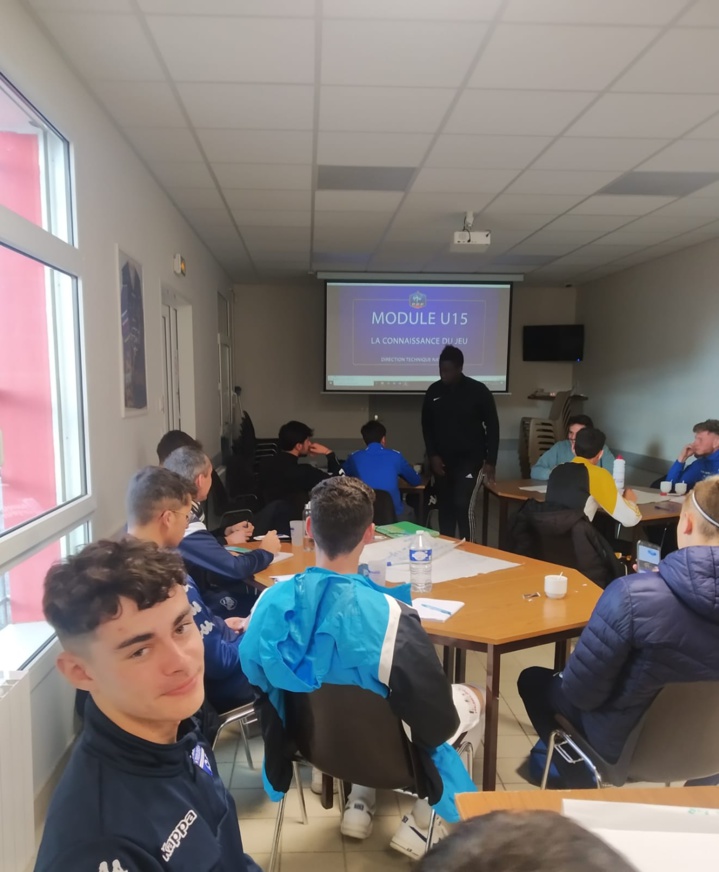 4 novembre 2021: 3 éducateurs de la SFT en formation CFF2 obtiennent leur Licence Animateur FFF ! 