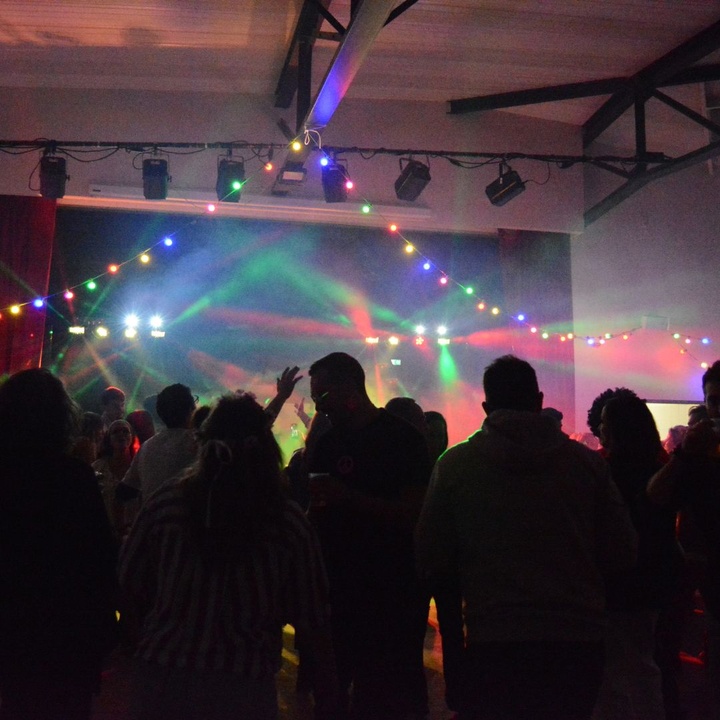 Retour en images sur la soirée Hippie de la Sympho Foot !