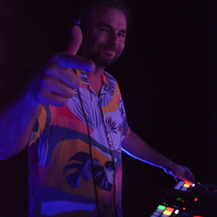 Retour en images sur la soirée Hippie de la Sympho Foot ! Retour en images sur la soirée Hippie de la Sympho Foot !