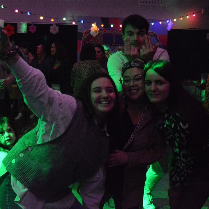 Retour en images sur la soirée Hippie de la Sympho Foot ! Retour en images sur la soirée Hippie de la Sympho Foot !