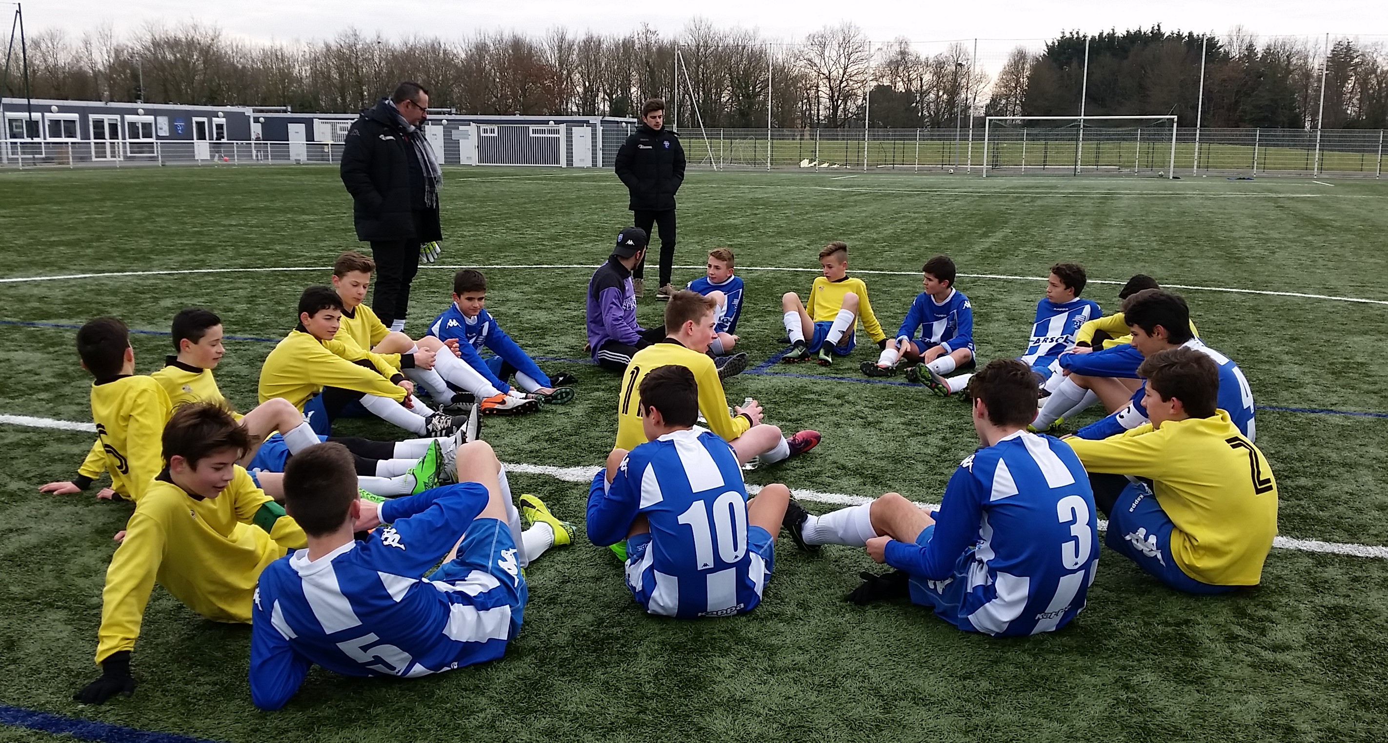 Débrief et étirements pour les jeunes