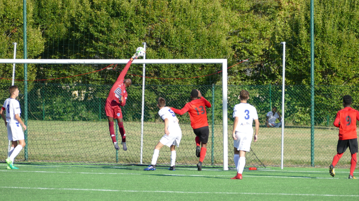 U17 R2: 1ère journée: Angers Sca-SFT: Une rentrée des classes réussie!