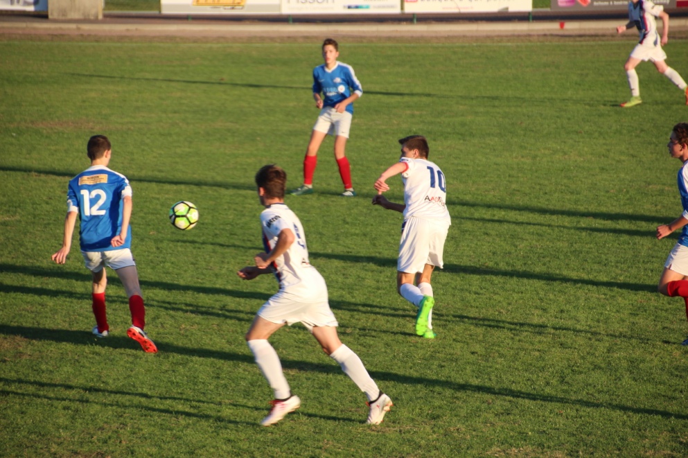 U17 Région: La France d'Aizenay - SF Treillières  Le sans faute continue! 