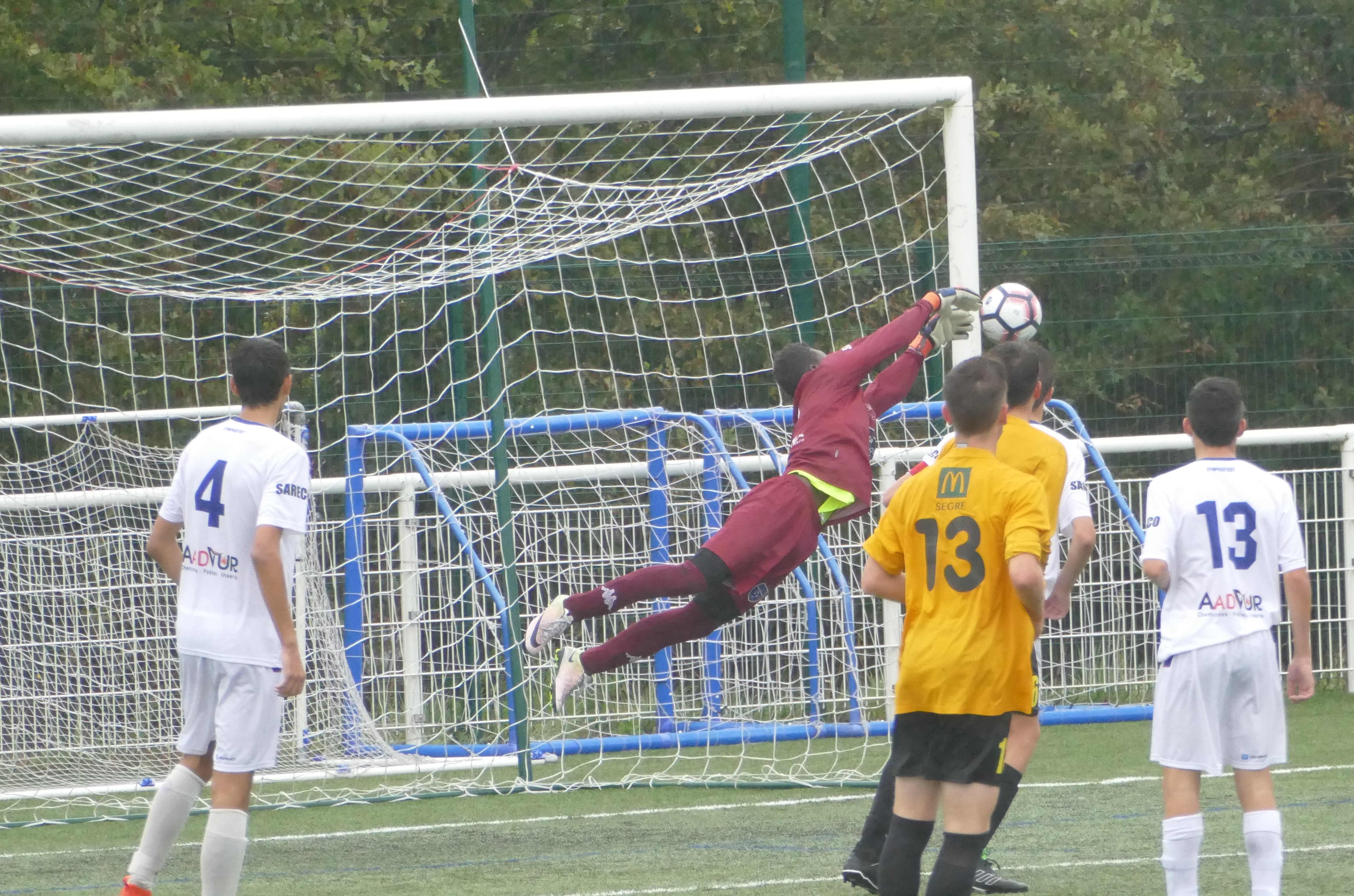 U17 R2: Laval Bourny AS - Symphofoot Treillières. Un relâchement qui se paye cher.