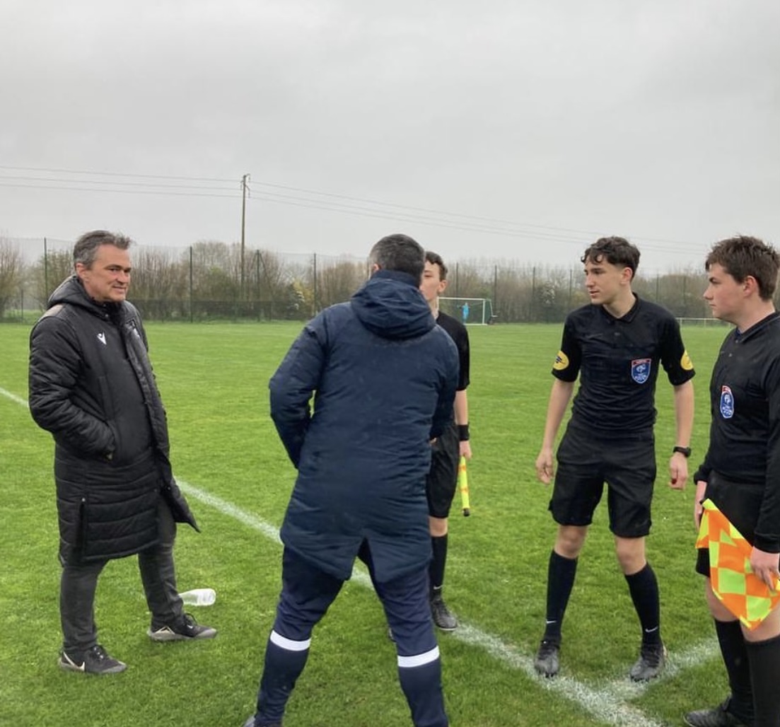 Arbitres > Allan arbitre lors de la sélection des Pays de la Loire