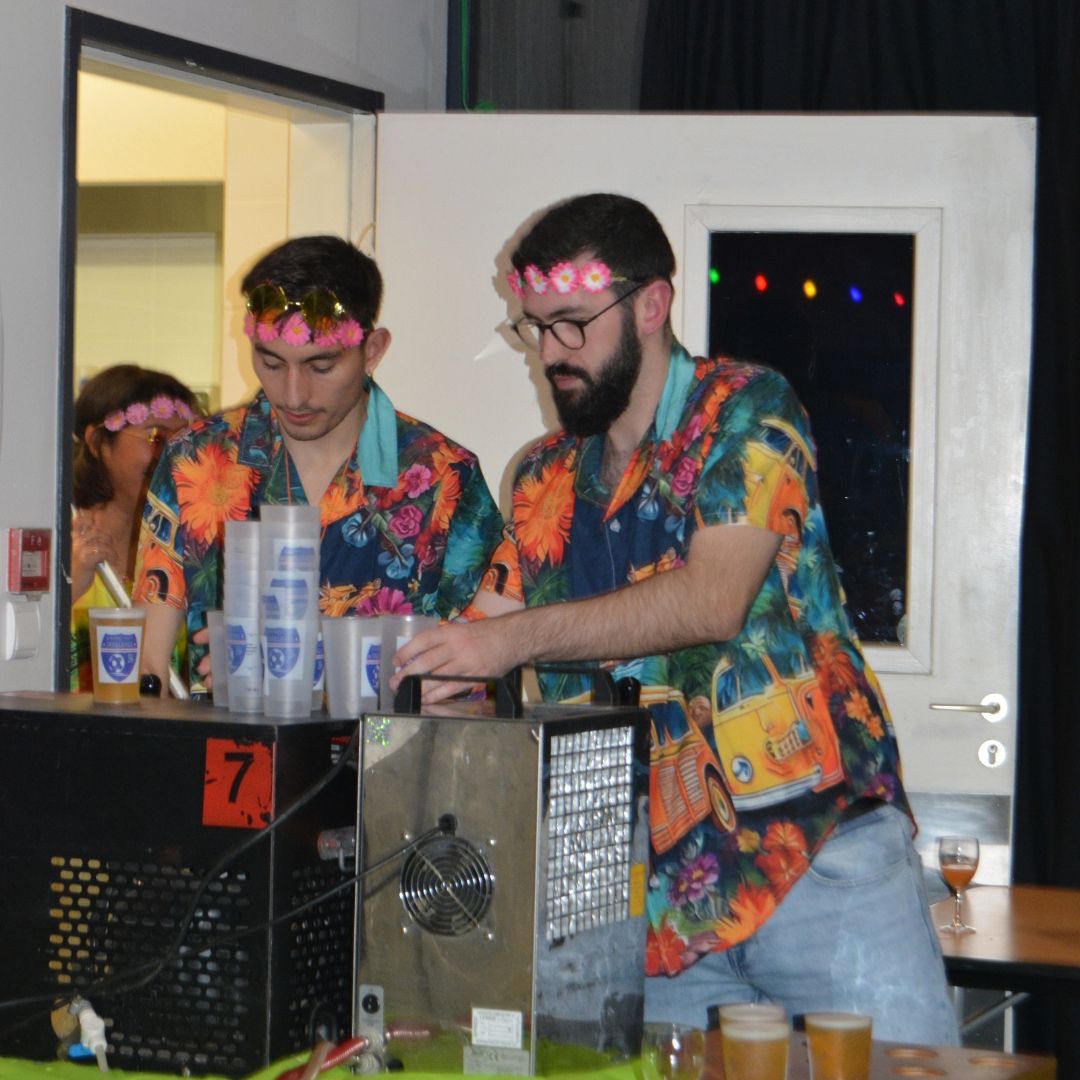 Retour en images sur la soirée Hippie de la Sympho Foot !